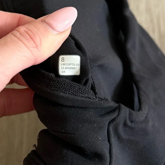 Lululemon Align Asymmetrical Sports Bra Light Support Black, size 8, like new! - Picture 5 of 5